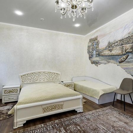 Апартаменти В Старому Місті Sweet House Kamjanets-Podilsky Buitenkant foto