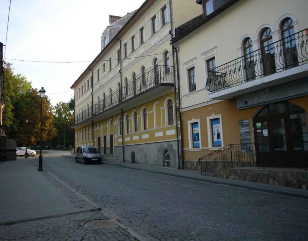 Апартаменти В Старому Місті Sweet House Kamjanets-Podilsky Buitenkant foto