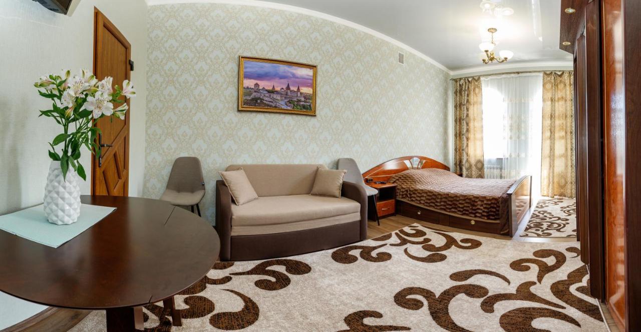 Апартаменти В Старому Місті Sweet House Kamjanets-Podilsky Buitenkant foto