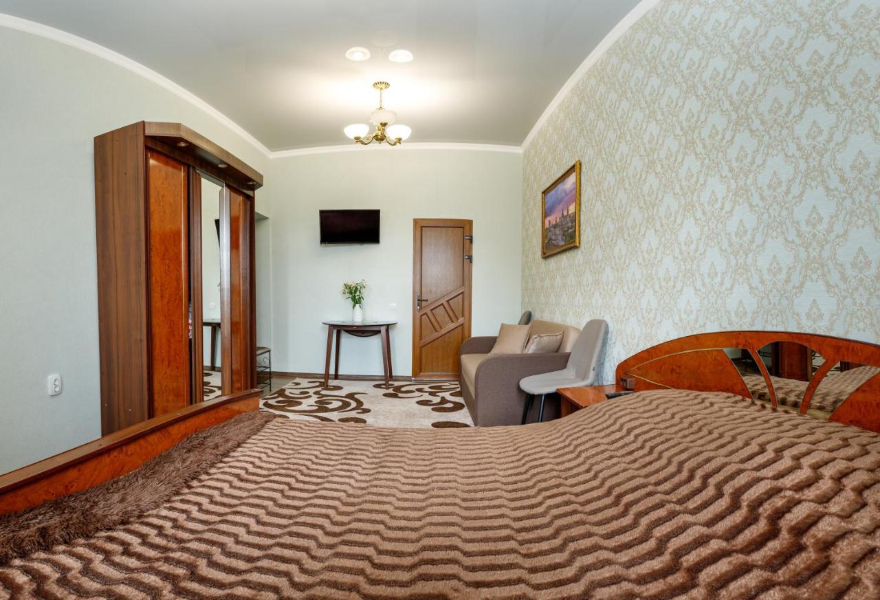 Апартаменти В Старому Місті Sweet House Kamjanets-Podilsky Buitenkant foto